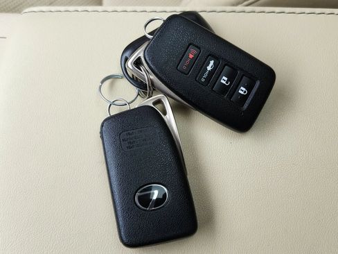 Used 2015 Lexus ES 350 w/ Luxury Package FWD image 33