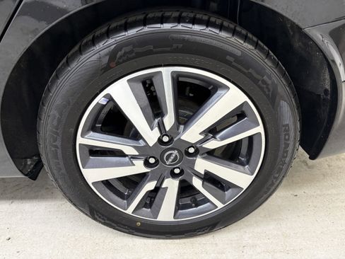 Used 2023 Nissan Versa SV image 7