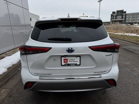 Certified 2022 Toyota Highlander Platinum image 45