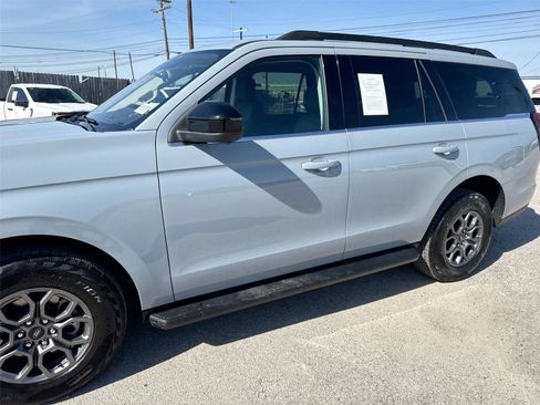 Certified 2025 Ford Expedition Active image 31