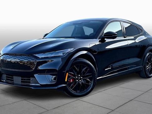 Used 2025 Ford Mustang Mach-E Premium w/ Sport Appearance Package image 34