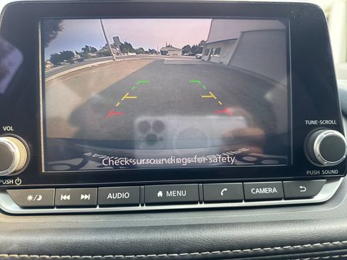 Used 2023 Nissan Rogue S AWD/4WD image 20