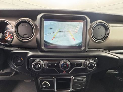 Used 2019 Jeep Wrangler Unlimited Sport image 18