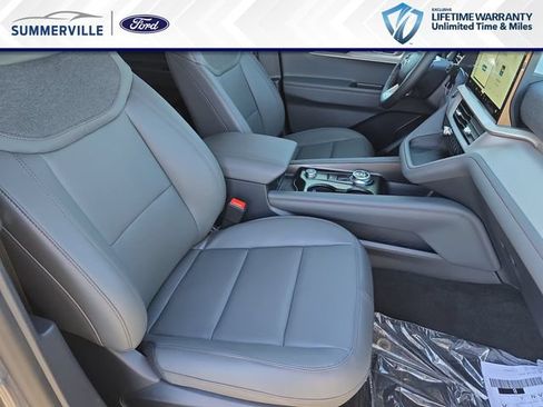 New 2026 Ford Explorer Active RWD image 12