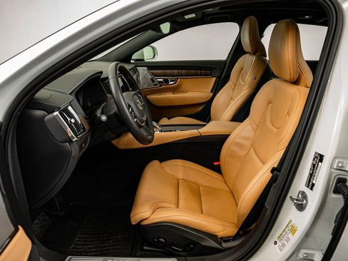 Used 2023 Volvo S90 B6 Ultimate w/ Lounge Package image 29