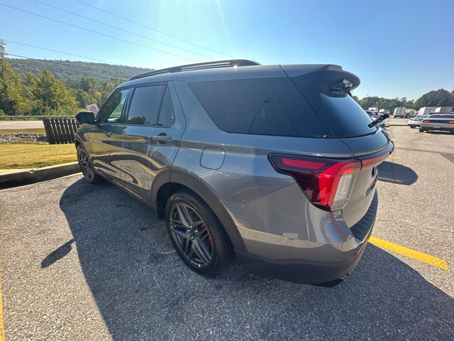 Used 2025 Ford Explorer ST AWD/4WD image 5