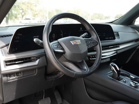 Certified 2025 Cadillac XT4 Premium Luxury FWD image 16