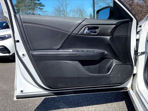 Used 2017 Honda Accord Sport Special Edition image 22