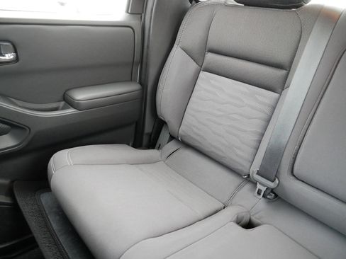 Certified 2023 Nissan Frontier SV w/ SV Convenience Package image 12