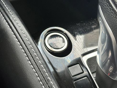 Used 2020 Nissan Kicks SR w/ SR Premium Package image 33