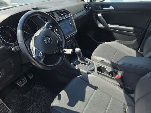Used 2021 Volkswagen Tiguan SE R-Line AWD/4WD image 3