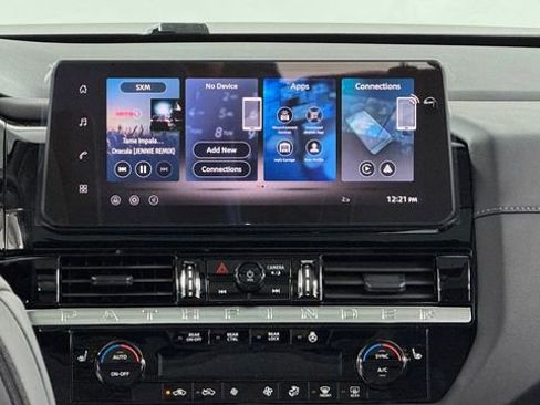 New 2026 Nissan Pathfinder SL w/ SL Premium Package AWD/4WD image 17