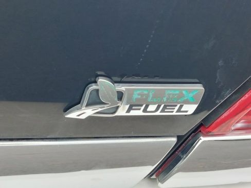 Used 2011 Ford Crown Victoria LX w/ Comfort Appearance Pkg image 31