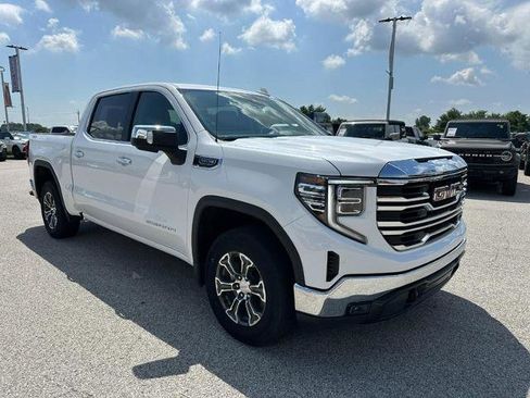 Used 2024 GMC Sierra 1500 SLT AWD/4WD image 8