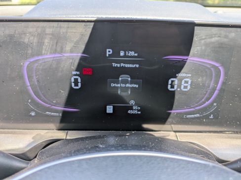 Used 2025 Kia Telluride LX FWD image 22