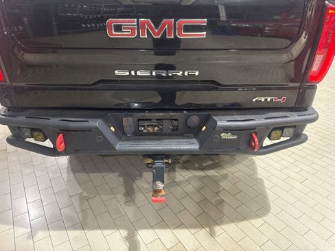 Used 2023 GMC Sierra 1500 AT4 w/ AT4 Premium Package AWD/4WD image 8