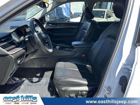 Used 2022 Jeep Grand Cherokee L Limited AWD/4WD image 17