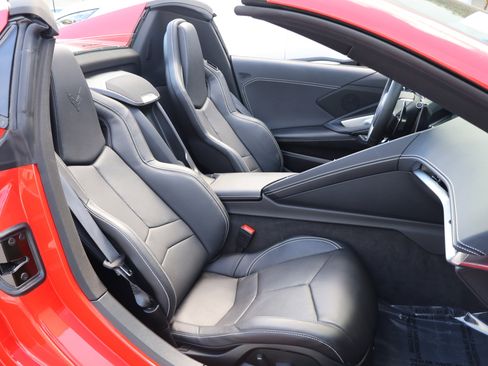 Used 2024 Chevrolet Corvette Stingray Convertible w/ 1LT image 18