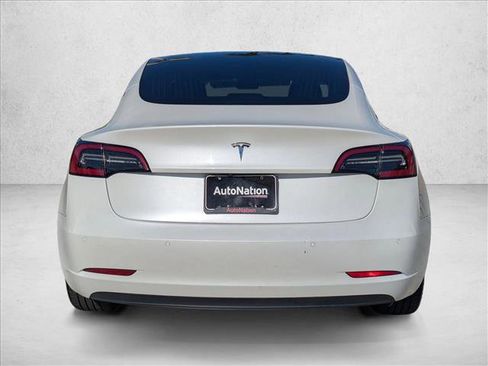 Used 2019 Tesla Model 3 Mid Range image 7