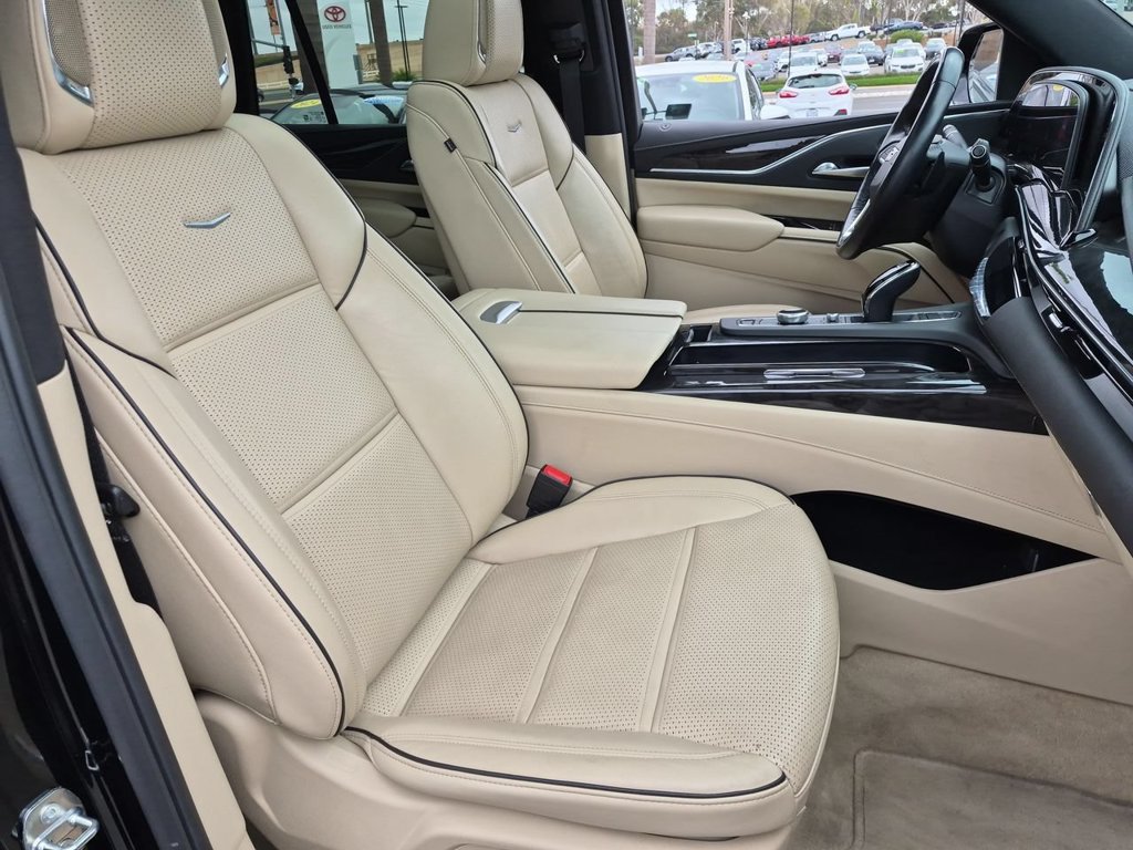 Used 2024 Cadillac Escalade Premium Luxury RWD image 29