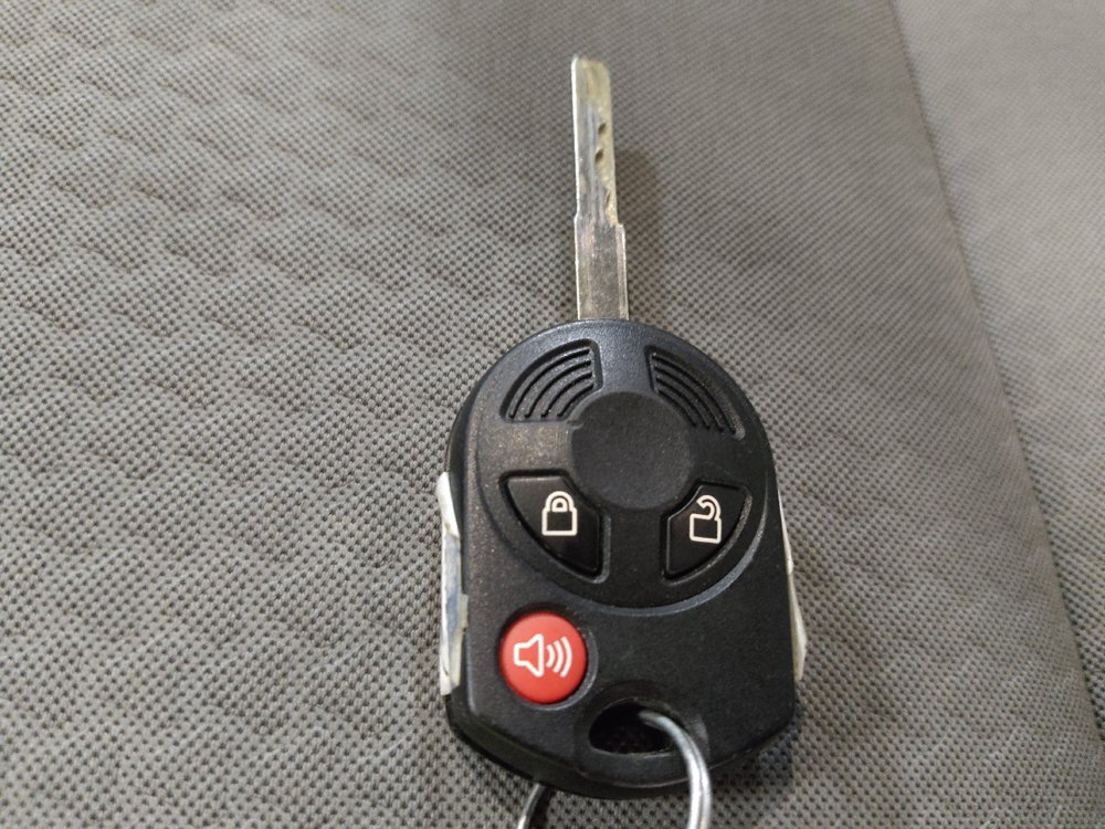 Used 2018 Ford Escape SE w/ SE Sync 3 Package AWD/4WD image 32