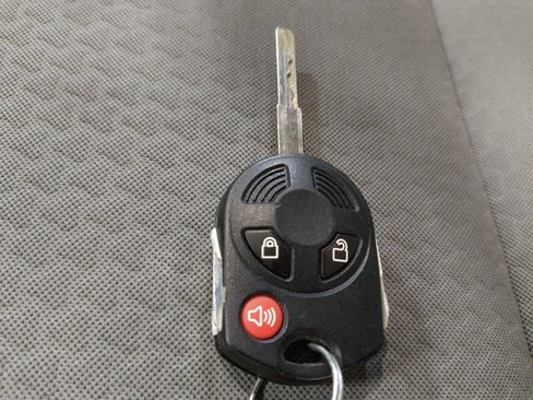 Used 2018 Ford Escape SE w/ SE Sync 3 Package AWD/4WD image 32