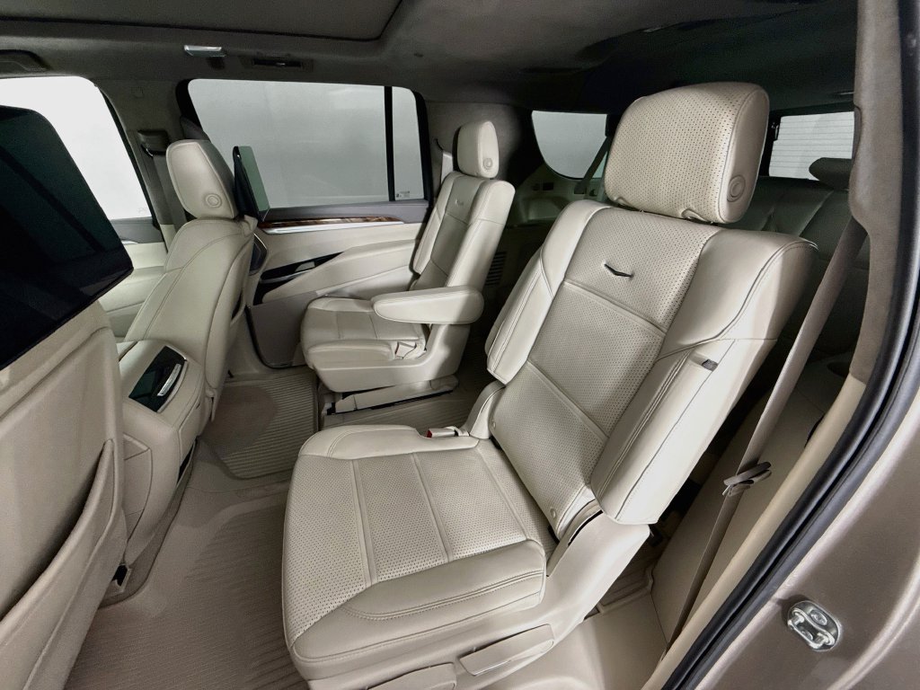 Used 2025 Cadillac Escalade ESV Sport Platinum w/ LPO, Floor Liner Package AWD/4WD image 25
