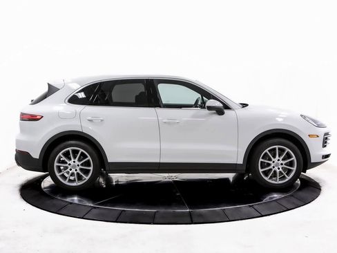 Certified 2022 Porsche Cayenne image 8