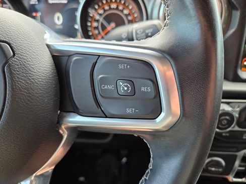 Used 2022 Jeep Wrangler Unlimited Sahara AWD/4WD image 27