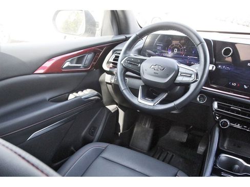 Used 2024 Chevrolet Traverse Z71 AWD/4WD image 12