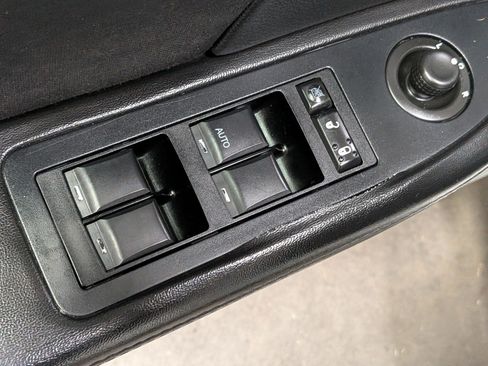 Used 2014 Chrysler 200 LX FWD image 16