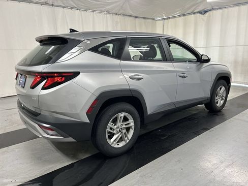 Used 2025 Hyundai Tucson SE AWD/4WD image 2