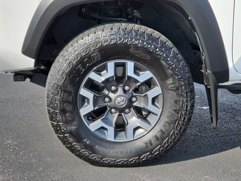 Used 2023 Toyota Tacoma TRD Off-Road w/ TRD Premium Off Road Package AWD/4WD image 7