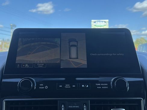 Used 2022 Nissan Armada Platinum w/ Captain's Chairs Package image 38