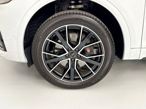Used 2023 Audi SQ5 Prestige w/ Prestige Package image 31