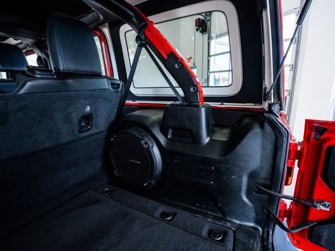 Used 2020 Jeep Wrangler Unlimited Rubicon w/ Dual Top Group image 63