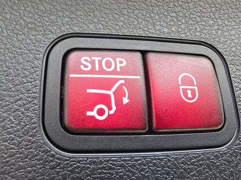 Certified 2025 Mercedes-Benz GLS 450 4MATIC image 19