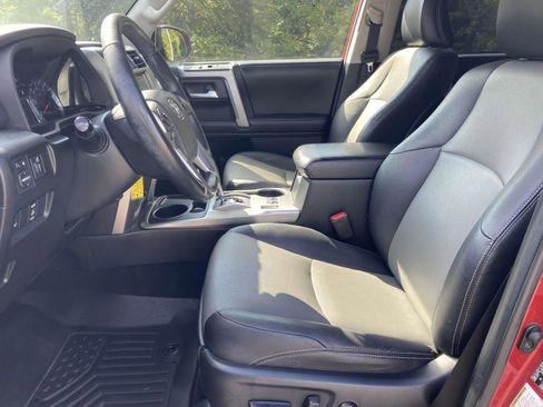 Used 2016 Toyota 4Runner SR5 Premium image 18