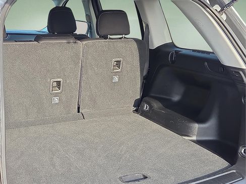 Used 2024 Jeep Grand Cherokee Laredo image 8