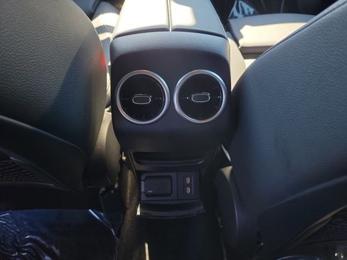 Certified 2025 Mercedes-Benz GLA 250 image 9