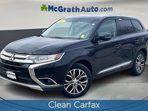 Used 2017 Mitsubishi Outlander SE image 3