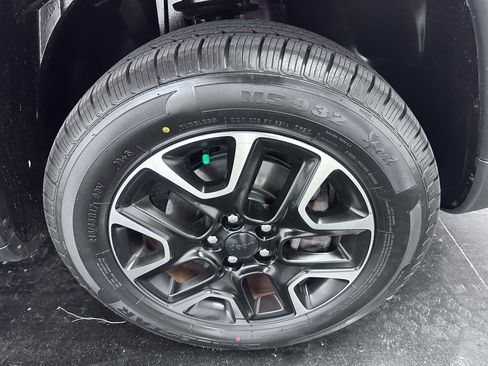 Used 2020 Jeep Compass Trailhawk AWD/4WD image 19