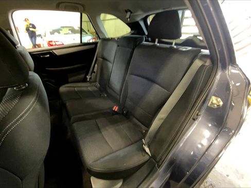 Used 2016 Subaru Outback 2.5i Premium image 19