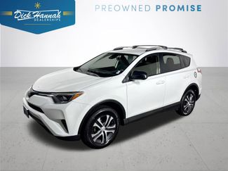 Used 2017 Toyota RAV4 LE video 1