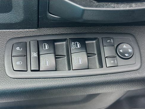 Used 2018 RAM 1500 Express image 15