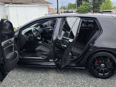Used 2015 Volkswagen GTI SE FWD image 11