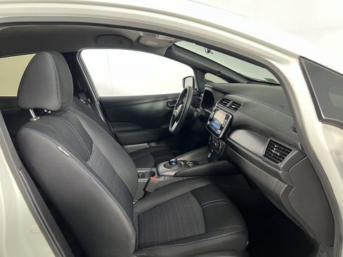 Used 2024 Nissan Leaf S image 28