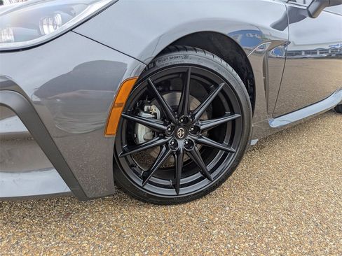 Used 2025 Toyota GR86 Premium image 9