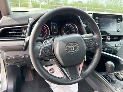 Used 2023 Toyota Camry SE FWD image 11