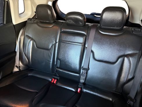 Used 2019 Jeep Compass Limited AWD/4WD image 11